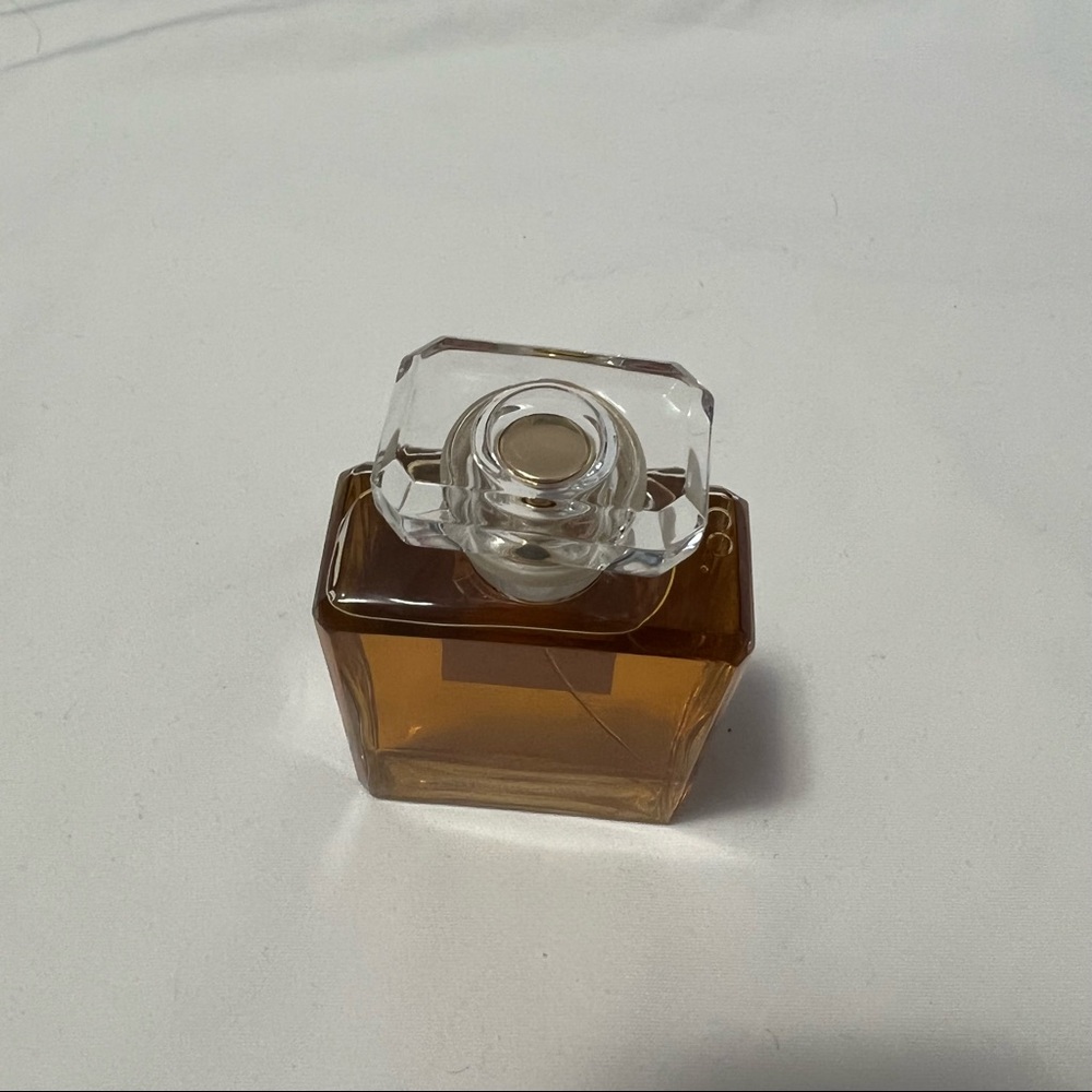 Chanel - Picture 2 of 4